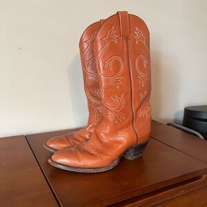Larry Mahan vintage cowboy boots size 9 men’s/size 10.5 women’s.
